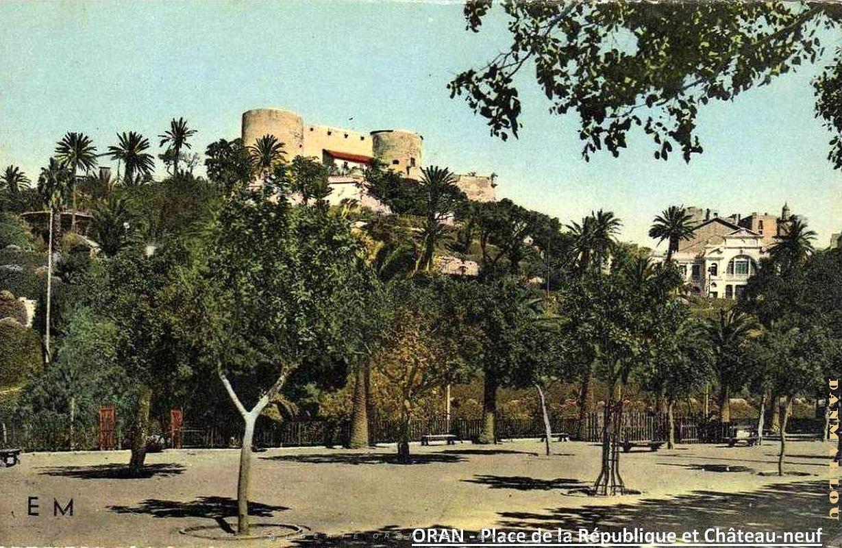 MH n- 074- Place de la republique.jpg